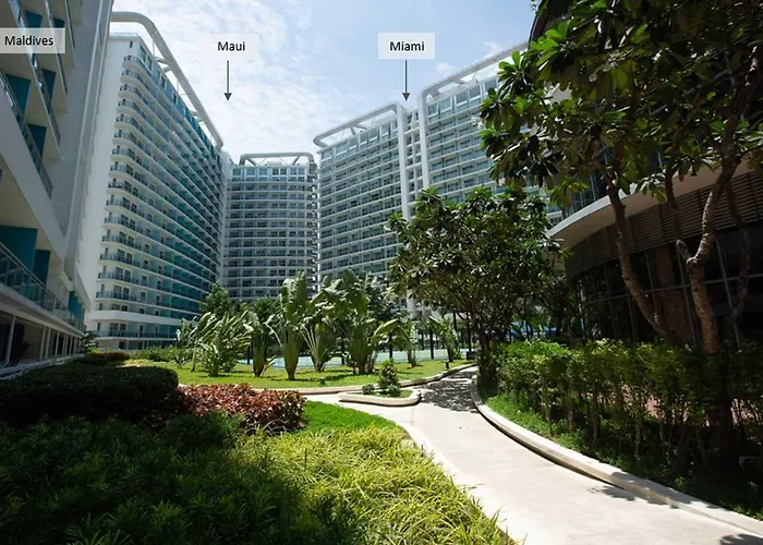 Beach In The City, Pam's In Azure Residences Apartahotel 3*