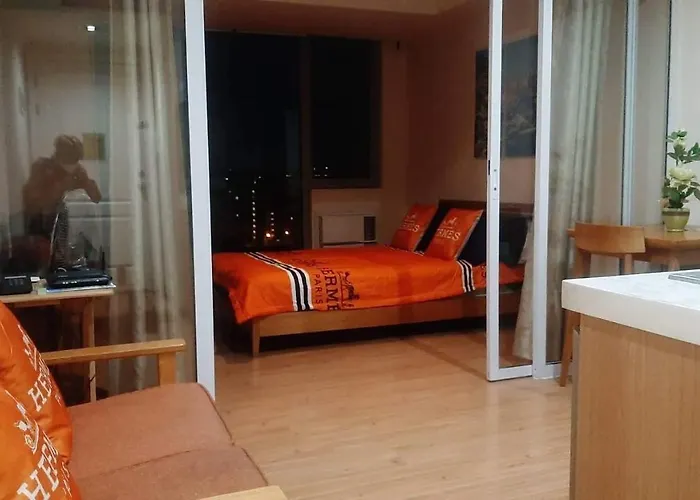 Beach In The City, Pam's In Azure Residences 3*