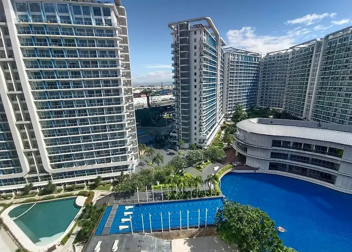 Beach In The City, Pam's In Azure Residences Apartahotel Manila