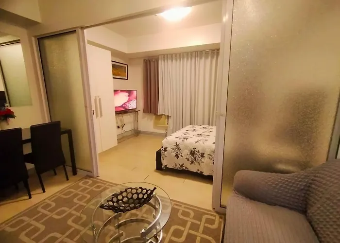 Beach In The City, Pam's In Azure Residences 3*