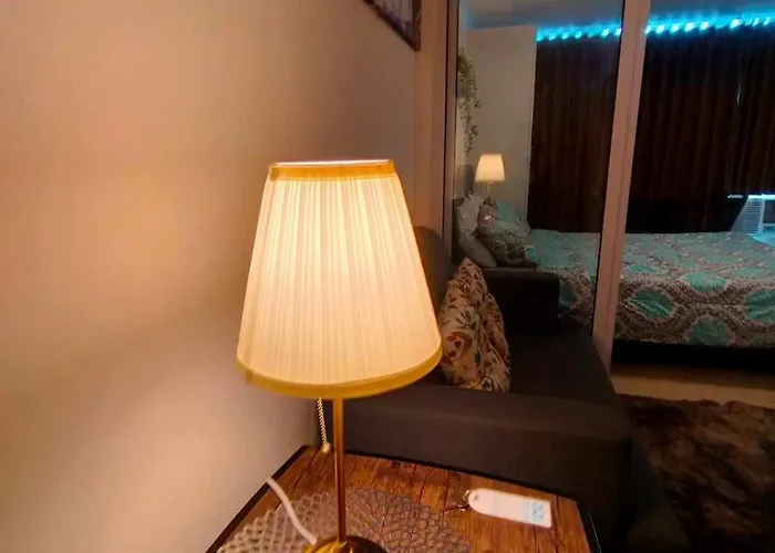 Apartahotel Beach In The City, Pam's In Azure Residences Manila