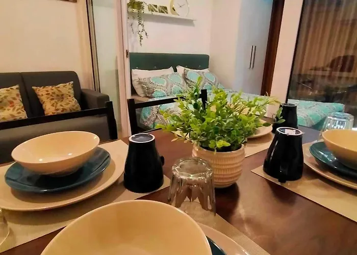 Beach In The City, Pam's In Azure Residences 3* Manila