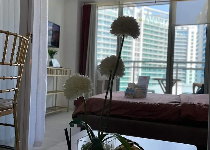 Beach In The City, Pam's In Azure Residences 3*