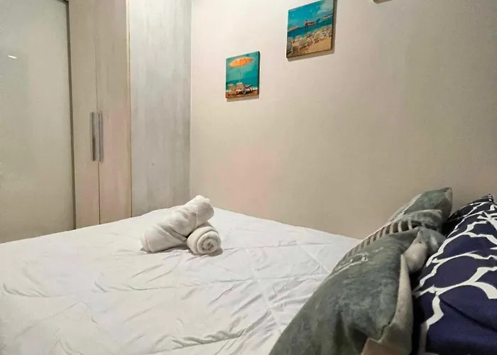 Beach In The City, Pam's In Azure Residences 3*