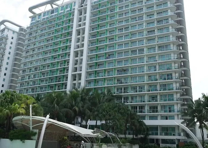 Beach In The City, Pam's In Azure Residences Apartahotel 3*