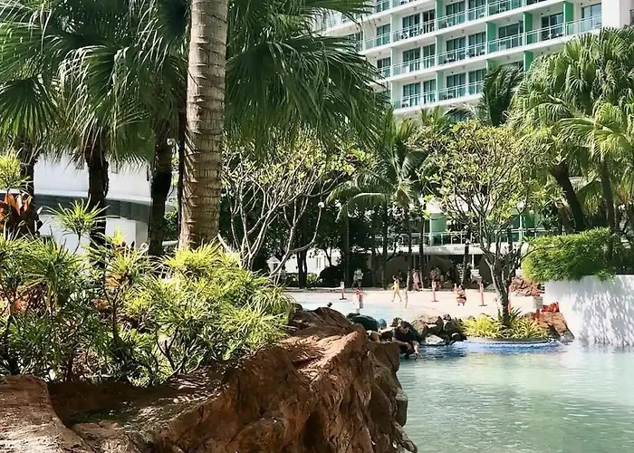 Beach In The City, Pam's In Azure Residences 3*